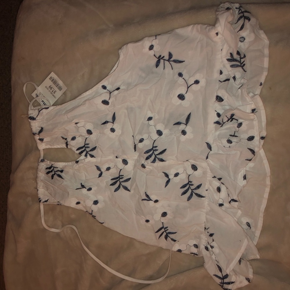 new cropped halter top